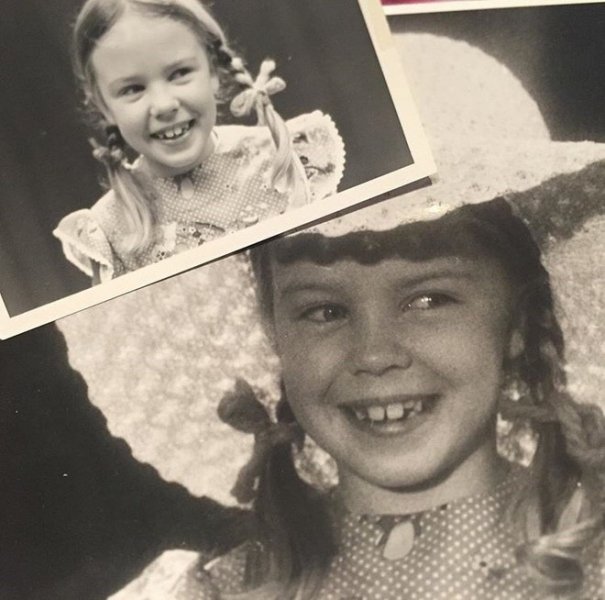 Кайлі Міноуг показала, як виглядала у дитинстві: архівні фото