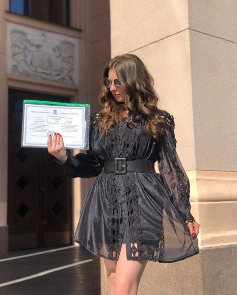 Єдина дочка Скрябіна закінчила університет і відсвяткувала випускний
