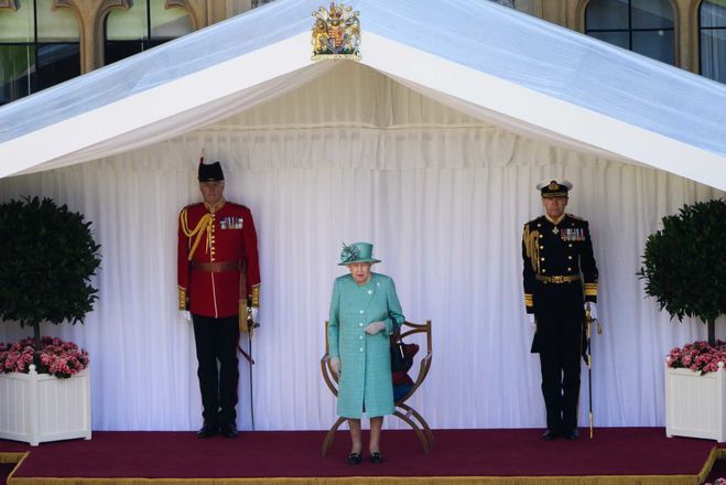 Єлизавета II офіційно відсвяткувала 94-й день народження: вихід на публіку