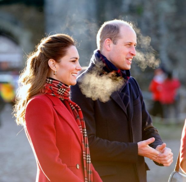 "Таємний Санта" і багато сміху: як проходить королівський тур Кейт Міддлтон і принца Вільяма