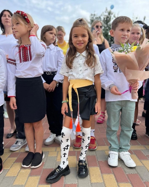 Нікітюк, Мішина, Гвоздьова й інші українські зірки показали себе та дітей 1 вересня