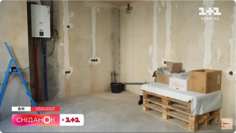 З ремонтом лише спальня: Сасанчин показав квартиру під Києвом, яку отримав за перемогу у «Голосі країни»