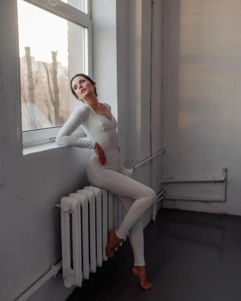 Зірка Кріпосної в обтислому комбінезоні розповіла про мрію стати балериною
