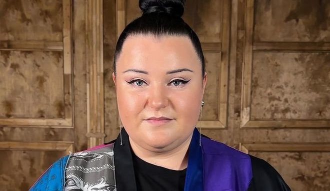 vid-shtopora-do-tabletok-alyona-alyona-rozsekretila-shho-nosit-u-svoyij-sumochci-f9e9ac7.jpg