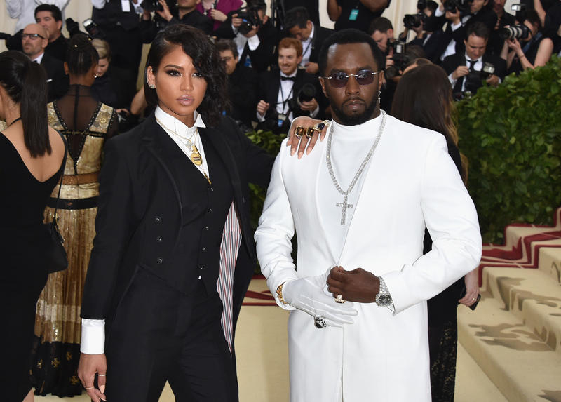 Доньки P. Diddy вийшли із зали суду після брудних подробиць його вечірок