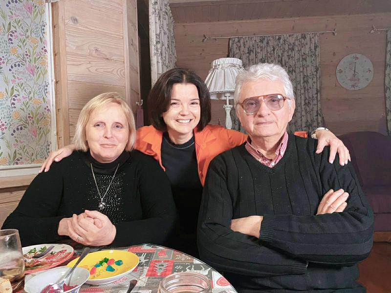 Падалко привітала батьків із 50-річчям шлюбу та показала їх у молодості