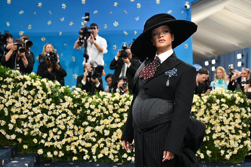 Ріанна оголосила про третю вагітність на червоній доріжці Met Gala 2025