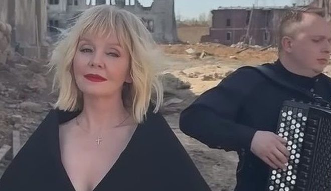 valeriju-roznesli-za-video-na-tli-rozbomblenogo-mista-0951580.jpg