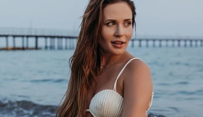 denisenko-vlashtuvala-fotosesiju-u-bikini-na-vidpochinku-u-turechchini-e4d9ebc.jpg