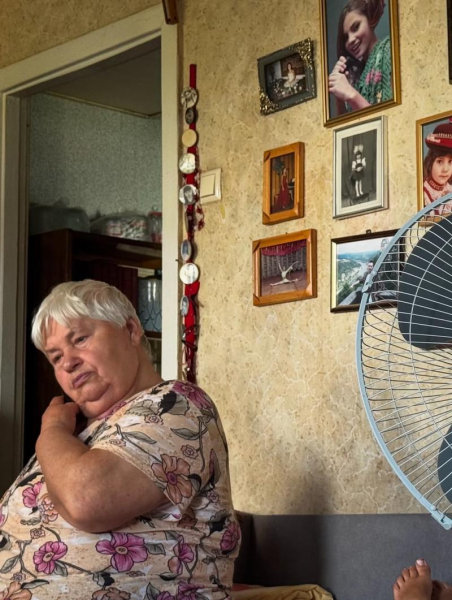 Антоніна Хижняк показала бабусю та квартиру, в якій виросла