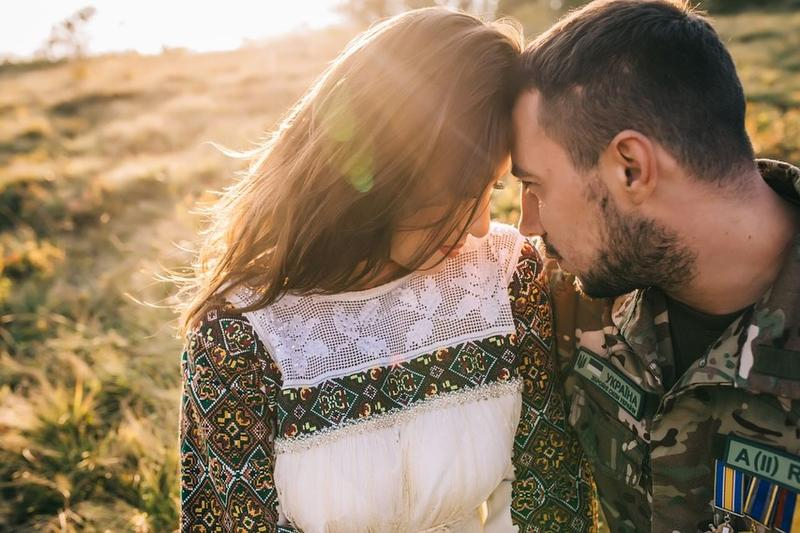 Наталка Карпа показала архівні фото з весілля та відповіла на чутки про розлучення