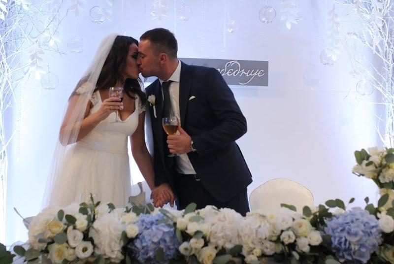 Наталка Карпа показала архівні фото з весілля та відповіла на чутки про розлучення