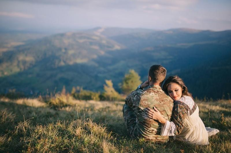 Наталка Карпа показала архівні фото з весілля та відповіла на чутки про розлучення