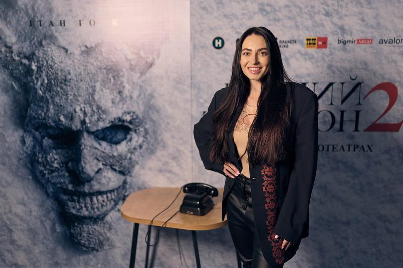 «Неймовірно страшно»: блогери високо оцінили горор «Чорний телефон 2» з Ітаном Гоуком