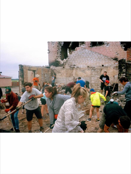 Анджеліна Джолі запостила фото з поїздки до Херсона та Миколаїва