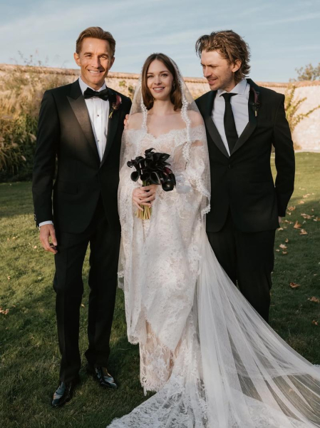 Дочка Бандераса та Гріффіт запостила нові фото з весілля