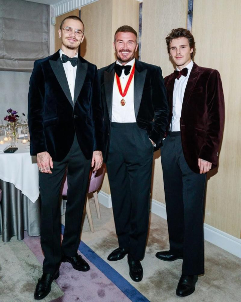 Дружина Бекхема показала, як вони відсвяткували отримання ним лицарського звання