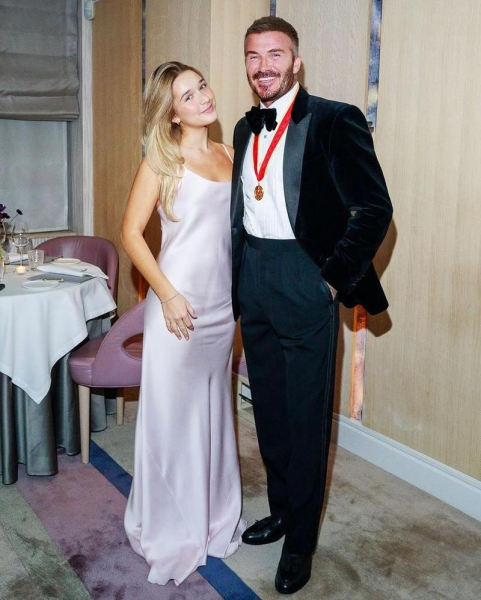 Дружина Бекхема показала, як вони відсвяткували отримання ним лицарського звання