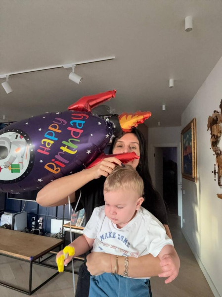 Джамала вперше засвітила на фото обличчя третього сина