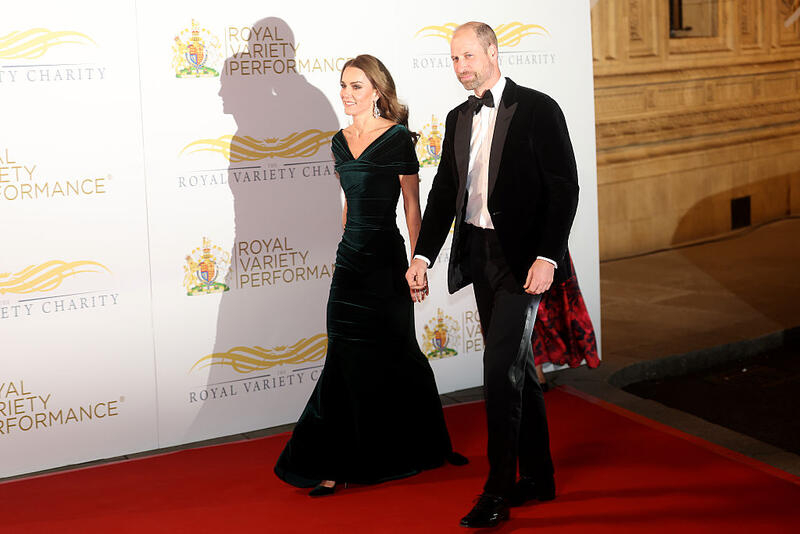 Принц Вільям та Кейт Міддлтон вперше за 2 роки разом з'явилися на червоній доріжці