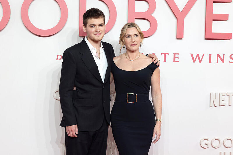 Кейт Вінслет вийшла на червону доріжку з 21-річним сином