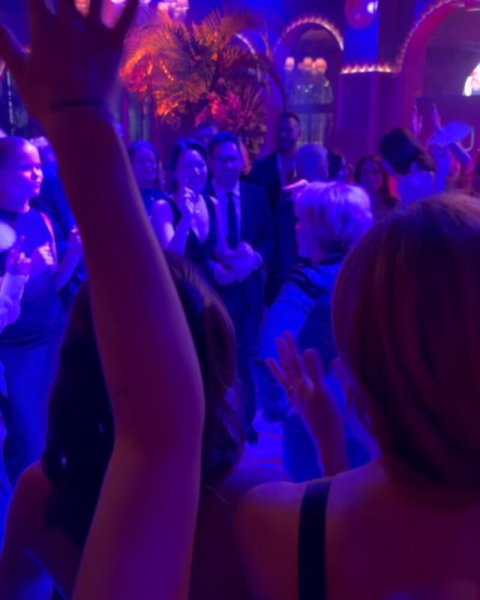 Лопес влаштувала у Лас-Вегасі вечірку з нагоди 80-річчя мами