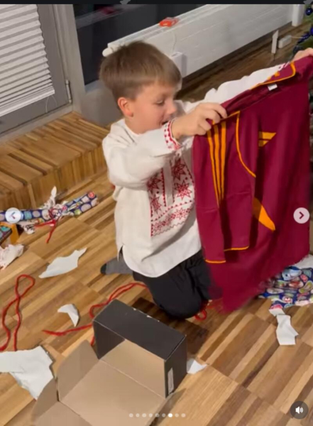 Шоптенко потішила сина різдвяним подарунком від відомого футболіста