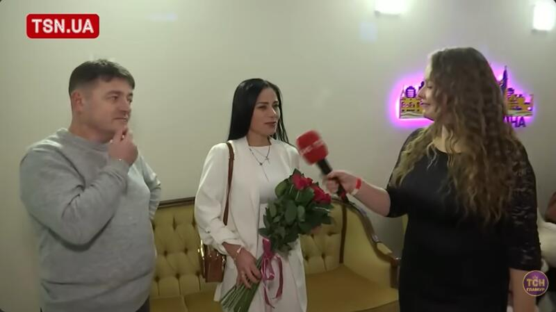 Співак Волканов вперше з'явився на публіці зі своєю дівчиною