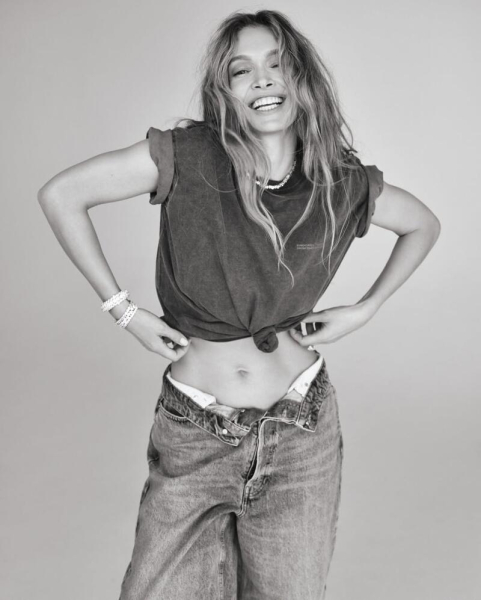 Брежнєва показала нову фотосесію на честь 44-річчя та закликала донатити