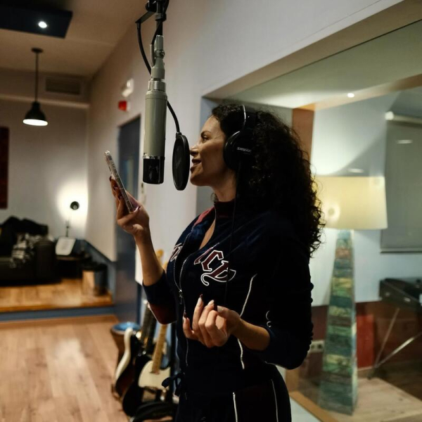 Каменських запостила пляжне фото та показала фігуру зблизька