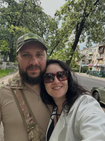 Вітвіцька запостила романтичні селфі з нареченим-військовим