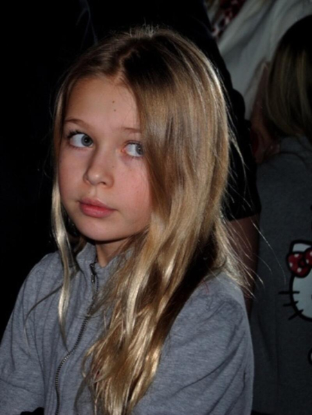 Брежнєва запостила рідкісні фото зі старшою дочкою з нагоди її 25-річчя