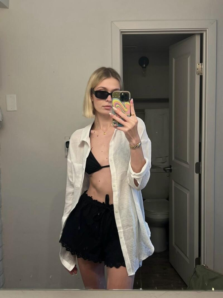 Брежнєва запостила рідкісні фото зі старшою дочкою з нагоди її 25-річчя