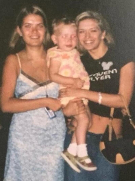 Брежнєва запостила рідкісні фото зі старшою дочкою з нагоди її 25-річчя