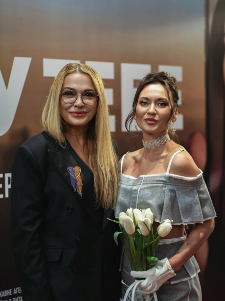 &laquo;Був моїм кавалером&raquo;: Саліванчук вийшла на червону доріжку з сином