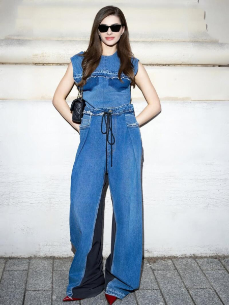 Дружина Остапчука у джинсовій луці засвітилася на Паризькому тижні моди