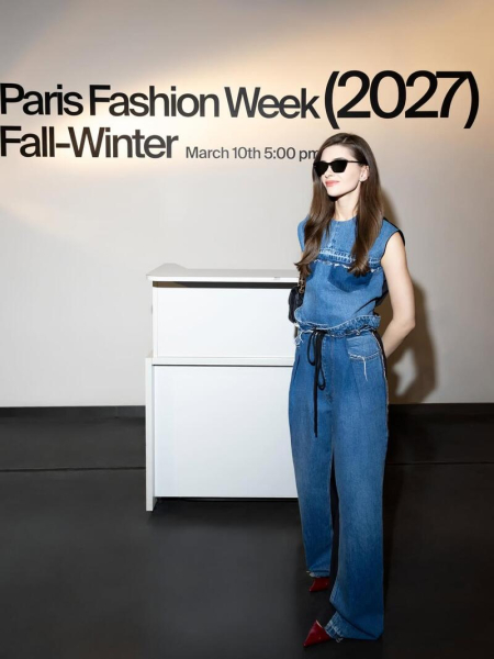 Дружина Остапчука у джинсовій луці засвітилася на Паризькому тижні моди