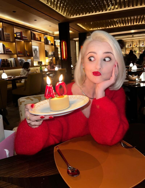 &laquo;Готова запалити у новій ері&raquo;: Міка Ньютон відсвяткувала 40-річчя