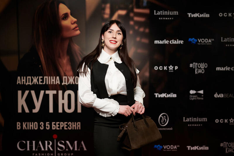 &laquo;Кутюр&raquo; з Анджеліною Джолі: у Києві відбулася офіційна прем&rsquo;єра фільму
