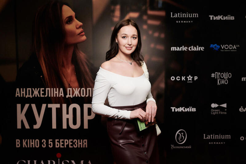 &laquo;Кутюр&raquo; з Анджеліною Джолі: у Києві відбулася офіційна прем&rsquo;єра фільму