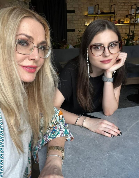 Ольга Сумська зворушила архівними кадрами на честь 24-річчя молодшої дочки