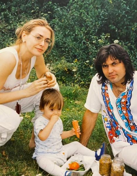 Ольга Сумська зворушила архівними кадрами на честь 24-річчя молодшої дочки