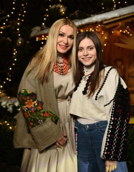 Ольга Сумська зворушила архівними кадрами на честь 24-річчя молодшої дочки