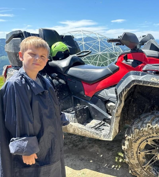 &laquo;Пацанчику вісім років!&raquo;: Танчинець показав фото із сином-іменинником