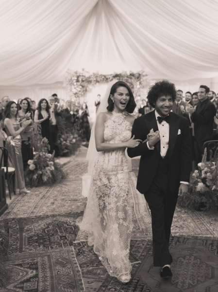 Селена Гомес поділилася романтичними фото з чоловіком-іменинником