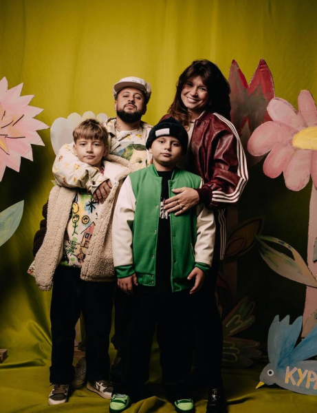 Сімейний вихід: Монатік відвідав &laquo;Кураж&raquo; з дружиною та старшими синами