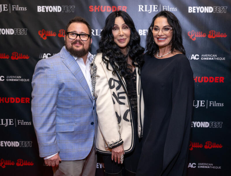 Трансгендерний син Шер одружився через 18 років після зміни статі