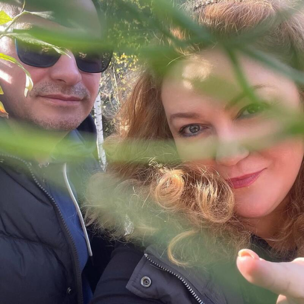 Зірка «Скаженого весілля» Леся Самаєва привітала чоловіка з 25-річчям шлюбу