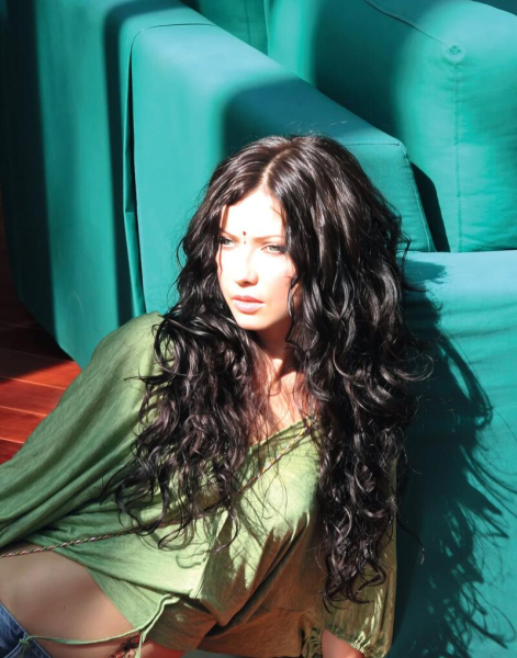 Зовсім не змінилася: Lama опублікувала фото з різницею у 20 років