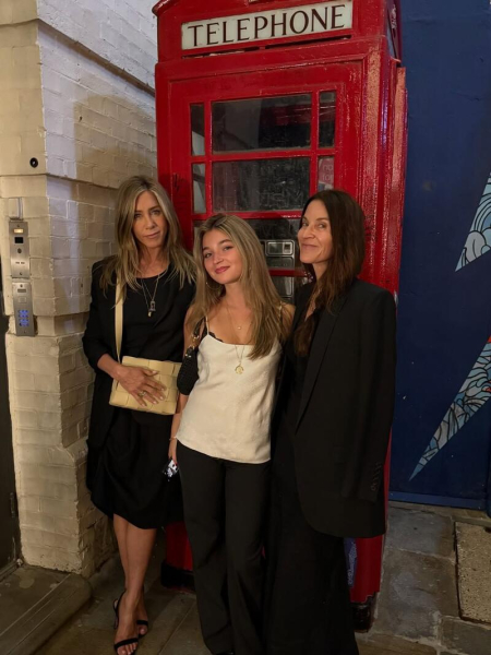 Еністон опублікувала свіже селфі з коханим-гіпнотерапевтом